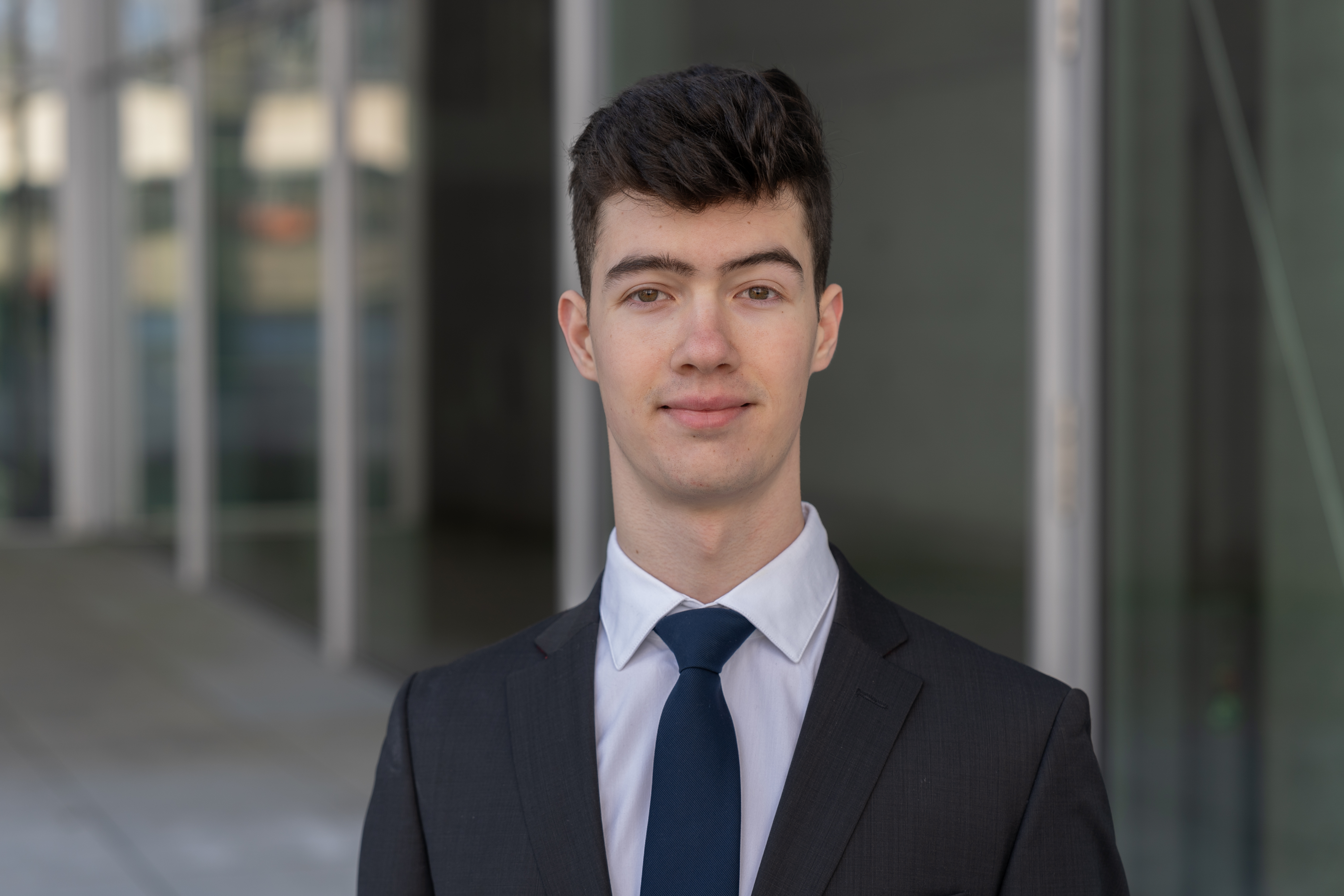Picture of Mark Kaplunow in front of the ocean